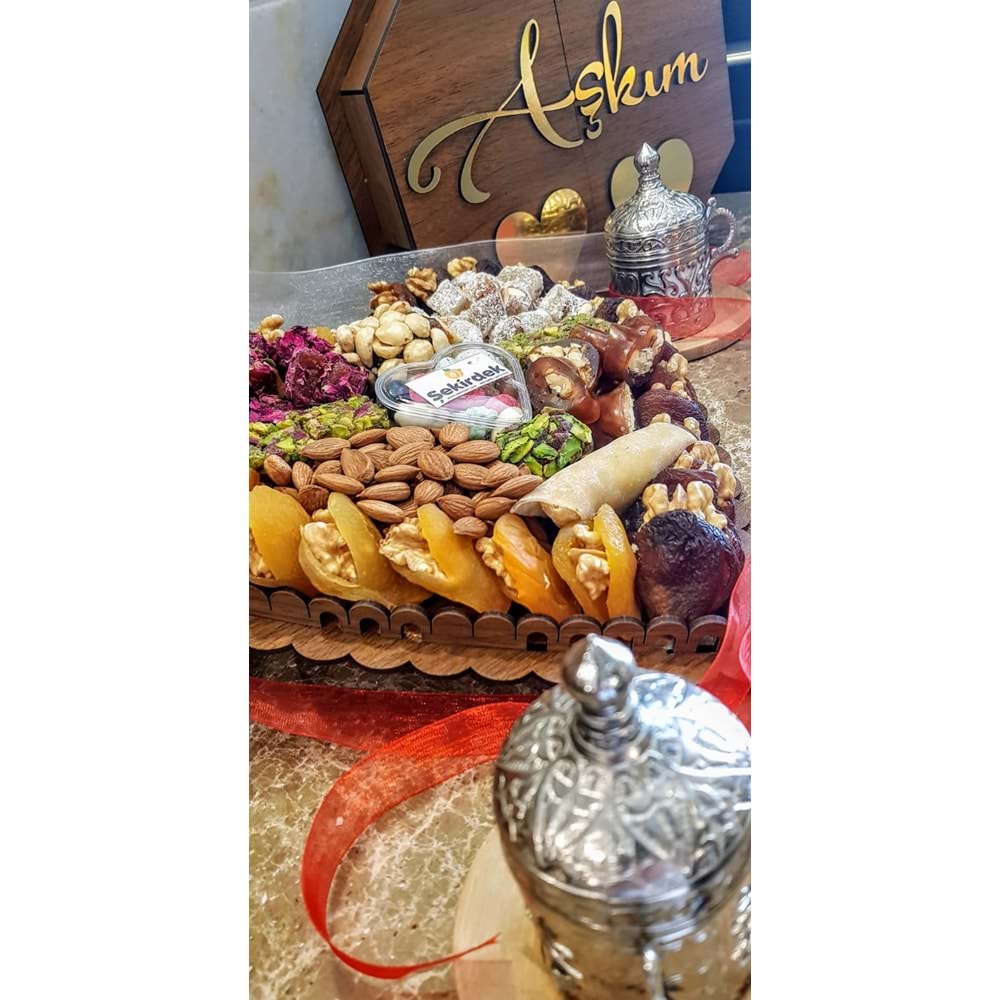 Tiamo Ahşap Kalp Hediyelik Kayısı Paketi 1100 Gr