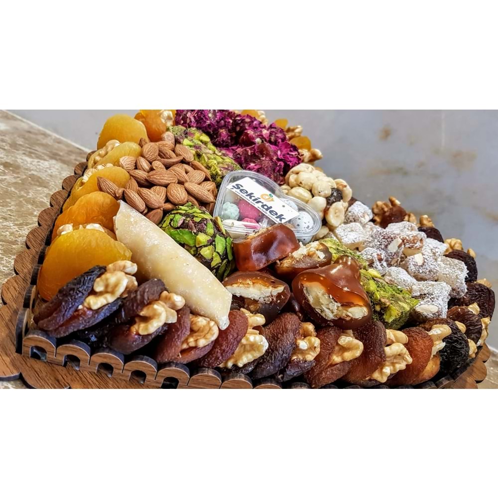 Tiamo Ahşap Kalp Hediyelik Kayısı Paketi 1100 Gr