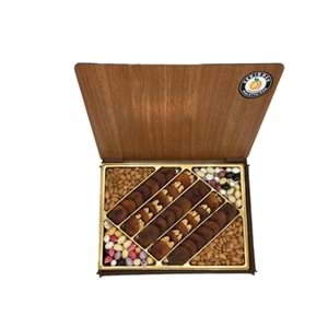 İzollu Natura İsme Özel Hediyelik Kayısı Ahşap Kutu 1200 Gr